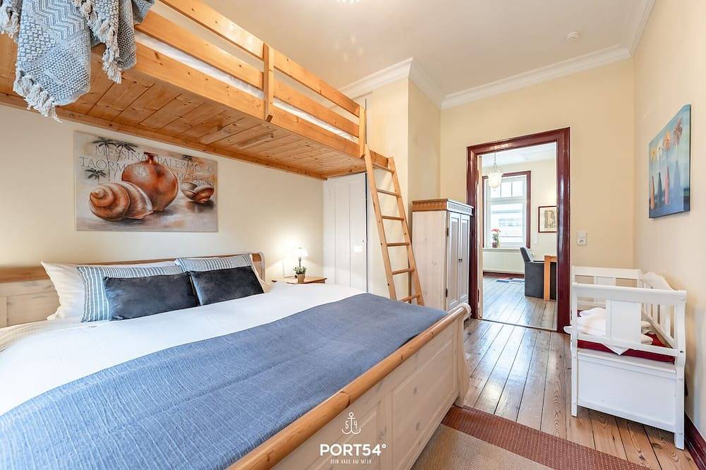 Ganze Wohnung, Villa Büsum Norderpiep - zentrale Ferienwohnung für 5 Personen mit Dachterrasse in Hafen Büsum, Büsum