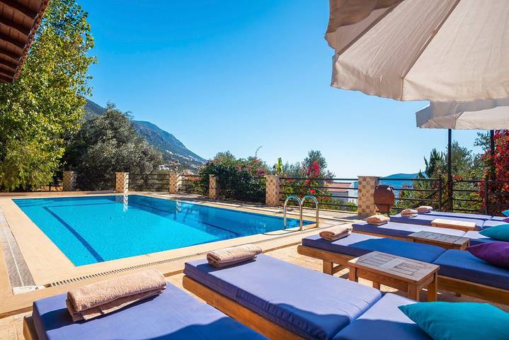 Villa for 11 people, with garden and hot tub as well as pool in Kalkan