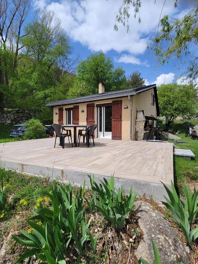 Location de vacances pour 8 personnes, avec jardin ainsi que terrasse et vue à Latour-de-Carol