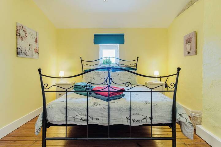 Gîte pour 4 personnes, avec jardin et piscine à Villeneuve-la-Comtesse - 2