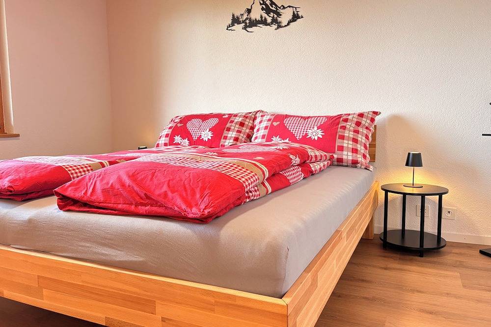 Alpines Chalet Apartment - Terasse & \nblick auf Berge und See in Aeschi bei Spiez, Thunersee