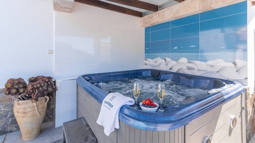 Casa rural para 12 personas, con balcón/terraza además de piscina y jacuzzi en Sayalonga - 3