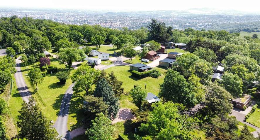 Camping pour 4 personnes, avec Terrasse ainsi que Piscine et Vue