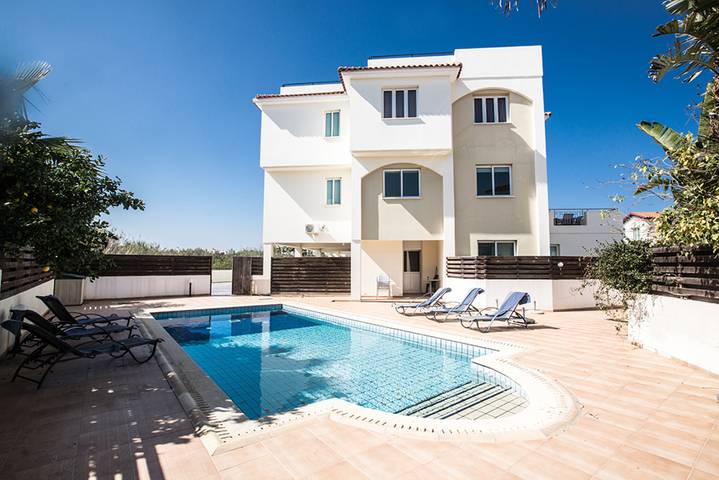 Ferienwohnung für 5 Personen, mit Pool und Balkon/Terrasse - 1