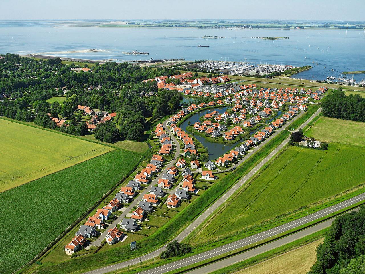 Villa in Bruinisse mit Sauna und Garten in Bruinisse, Grevelingenmeer
