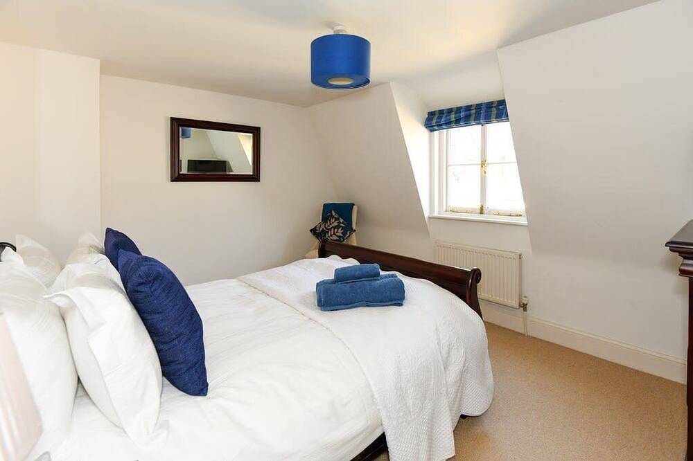 Spacious Townhouse, Private Parking, Central Wells in Wells, Somerset