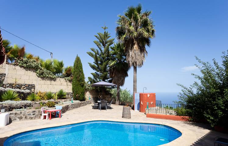 Casa rural para 5 personas, con Jacuzzi además de Terraza y Jardín en Icod de los Vinos