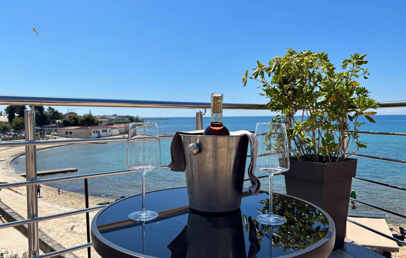 Appartement de vacances entier, Escapade en bord de mer : appartement confortable à l'étage supérieur avec Wi-Fi et parking in Umag, Région d'Umag