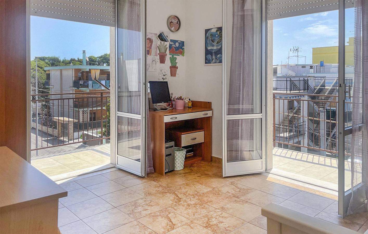 Appartamento intero, Appartamento sulla spiaggia con aria condizionata, TV, cucina, Internet e parcheggio in Marina di Ginosa, Golfo di Taranto