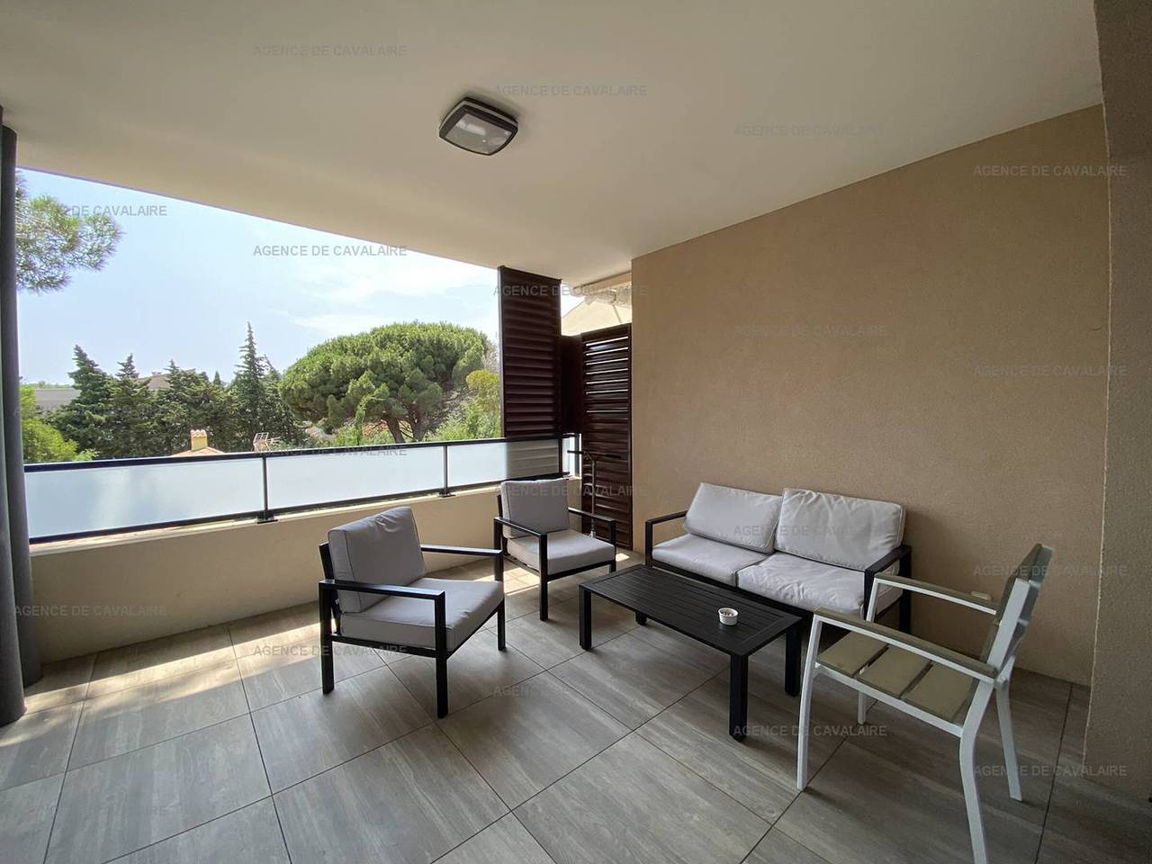 Ganze Wohnung, Schöne 3-Zimmer-Wohnung, klimatisiert, 2 Minuten vom Strand entfernt, mit großer Terrasse. in Cavalaire-sur-Mer, Parc national Port-Cros