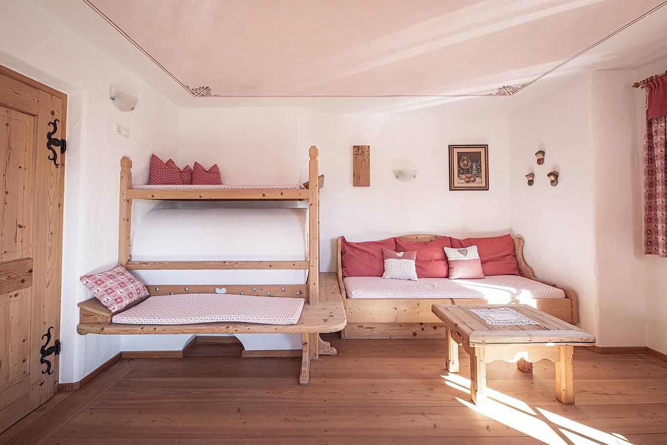 Ganze Wohnung, Ferienwohnung "Alpenrose" mit Bergblick, privater Terrasse und Wlan in Ahornach, Sand in Taufers