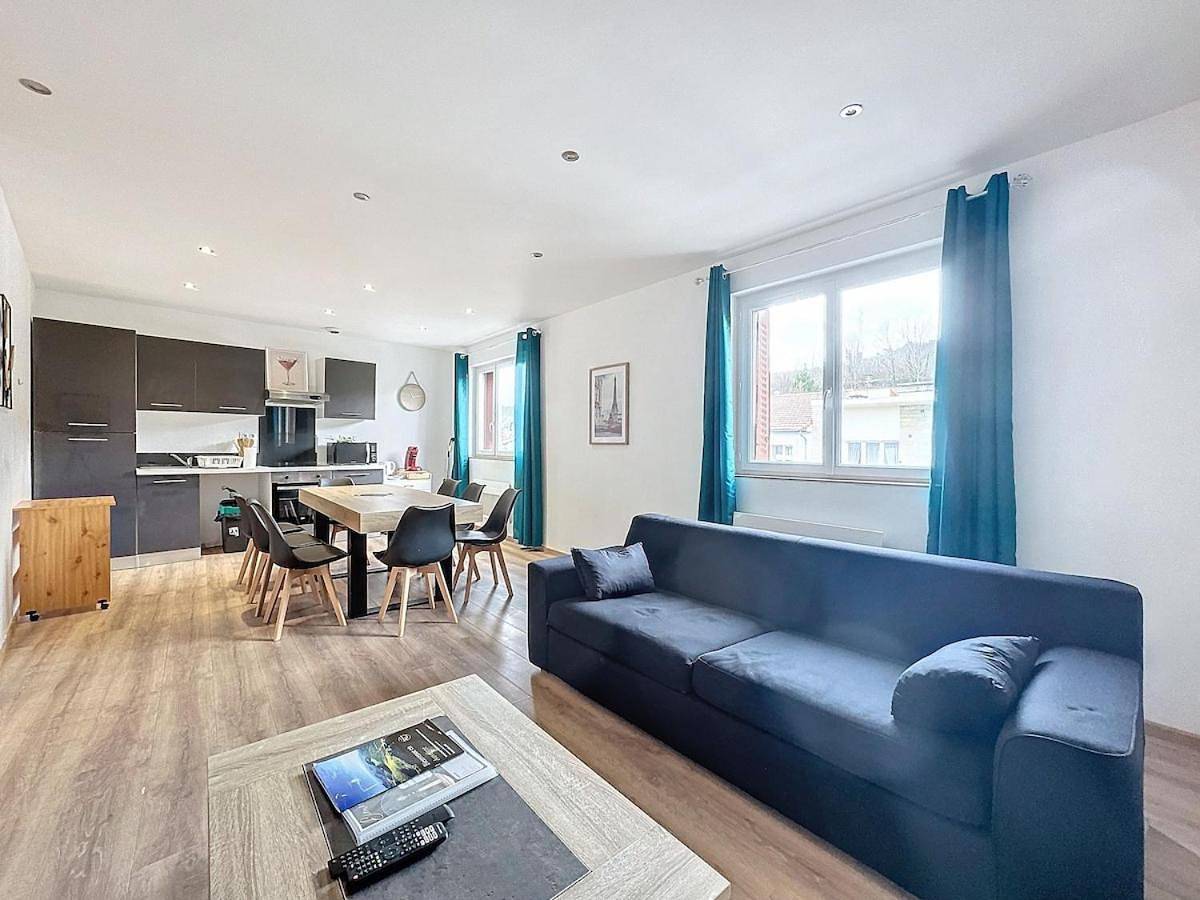 Appartement entier, Apartment 10pers Aubière , Parking, Wifi - Tv in Aubière, Parc naturel régional des Volcans d'Auvergne
