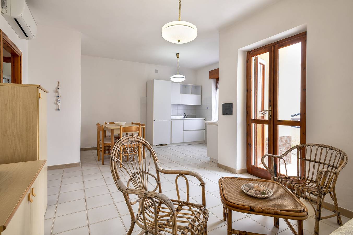 Appartamento intero, Appartamento 'Brezza Marina 6' con giardino privato e aria condizionata in Lu Bagnu, Castelsardo