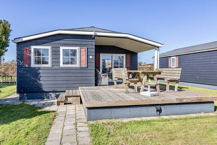 Chalet voor 4 personen, met terras en balkon/terras in Giethoorn