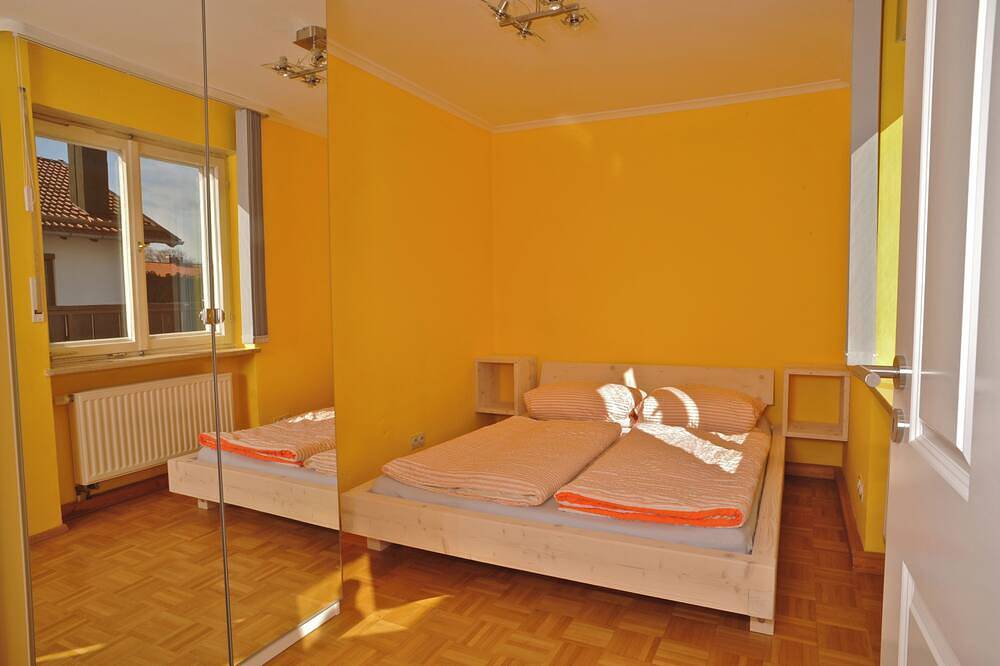 Entire apartment, Vacation apartment on Lake Starnberg In the town center, just a few minutes from the lake in Seeshaupt, Starnberger See