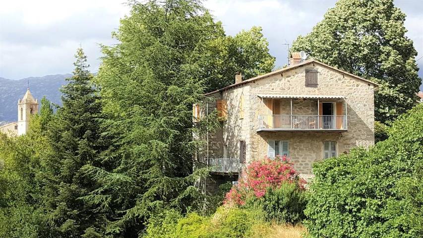 Gîte pour 4 personnes, avec vue ainsi que balcon et jardin à Ucciani - 3