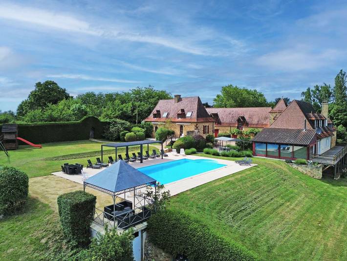 Gîte pour 18 personnes, avec piscine à Rouffignac-Saint-Cernin-de-Reilhac - 2