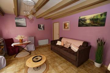 Gîte pour 6 personnes, avec jardin à Chenac-Saint-Seurin-d'Uzet