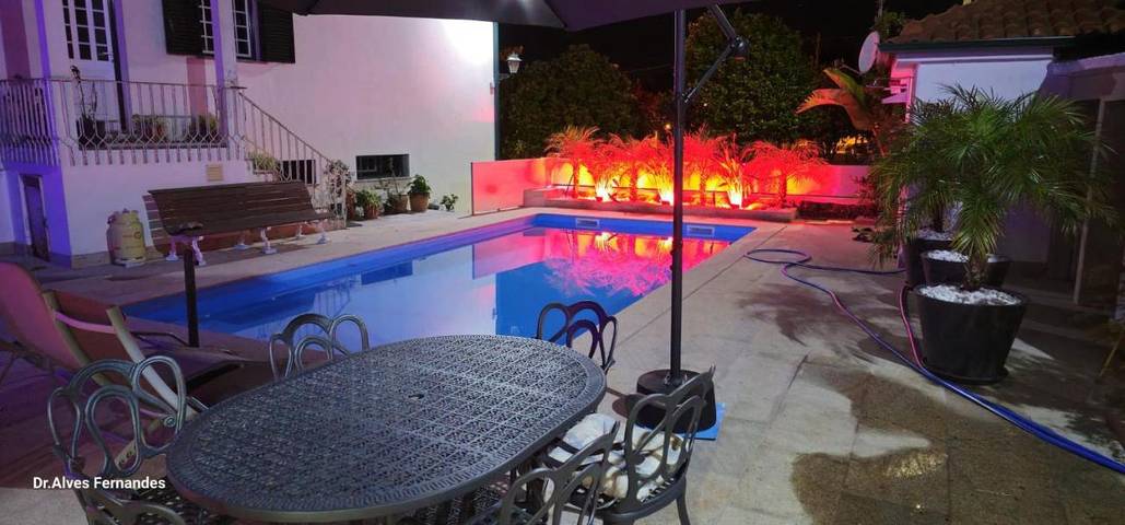 Location de vacances pour 4 personnes, avec jardin et vue ainsi que piscine et vue sur le lac dans Refóios do Lima