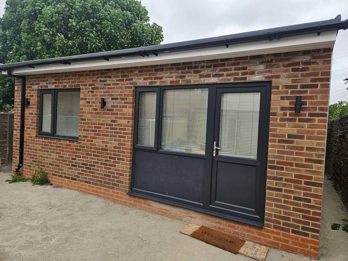 Holiday apartment for 2 people, with garden, child-friendly in East London