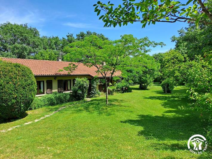 Gîte pour 6 personnes, avec Terrasse et Jardin à Castres