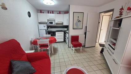 Gîte pour 2 personnes, avec balcon ainsi que vue et piscine dans Thermes de Digne les Bains