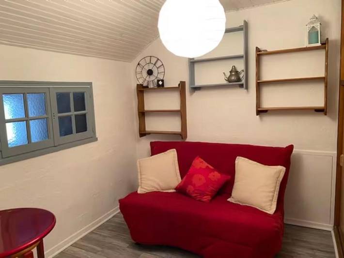 Gîte pour 4 personnes, avec jardin à Castagniers - 2