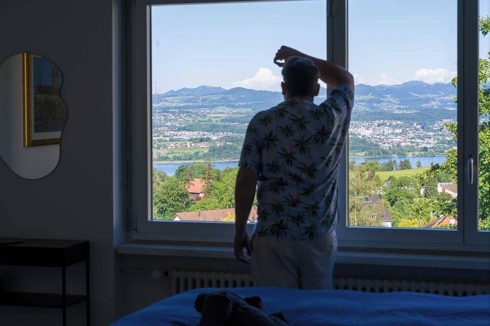 Ganze Wohnung, Seeblick |Heimkino & Parkplatz|15 Min. vom Zentrum in Ebmatingen, Maur
