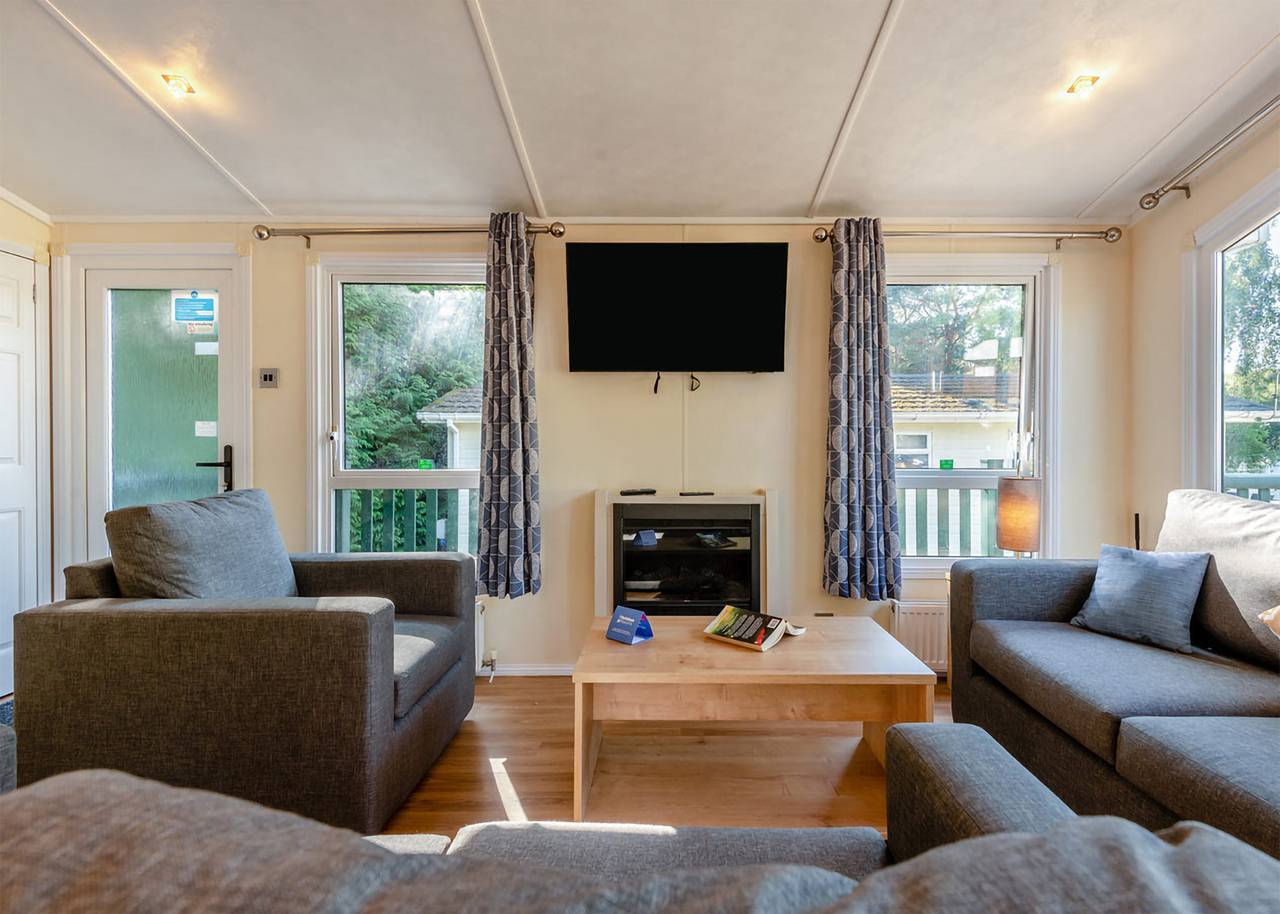 Superior Lodge with ensuite & decking in St. Helens, Isle of Wight