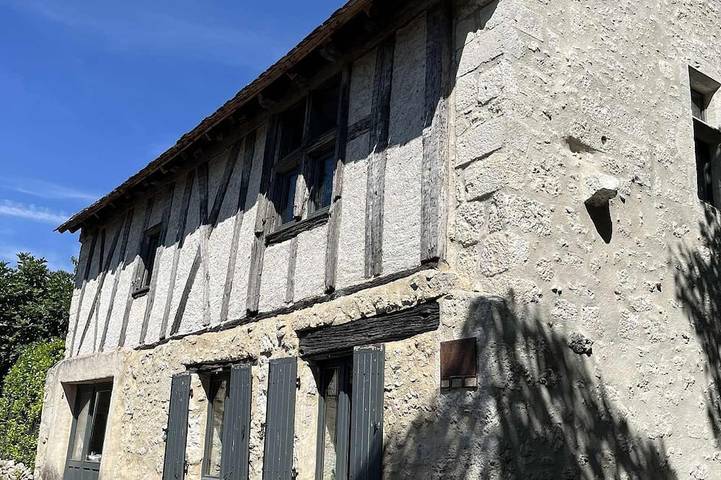 Location de vacances pour 4 personnes, avec terrasse et jardin à Sadillac