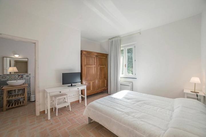 Villa für 8 Personen, mit Ausblick und Garten in Livorno - 3