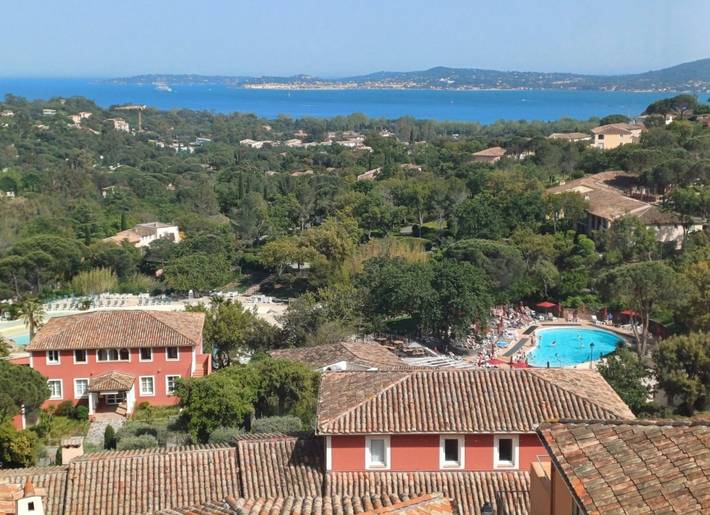 Gîte pour 5 personnes, avec terrasse et piscine, animaux acceptés à Grimaud - 4