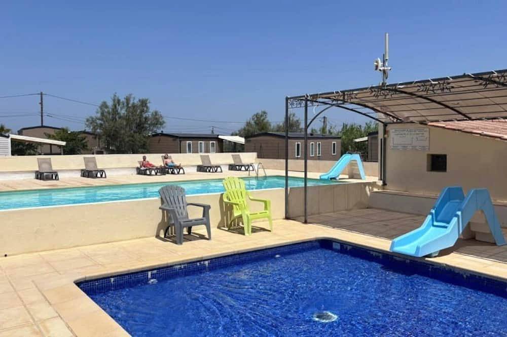 Camping 3 étoiles - Piscine - ccbbiic in Saint-Mitre-les-Remparts, Istres region