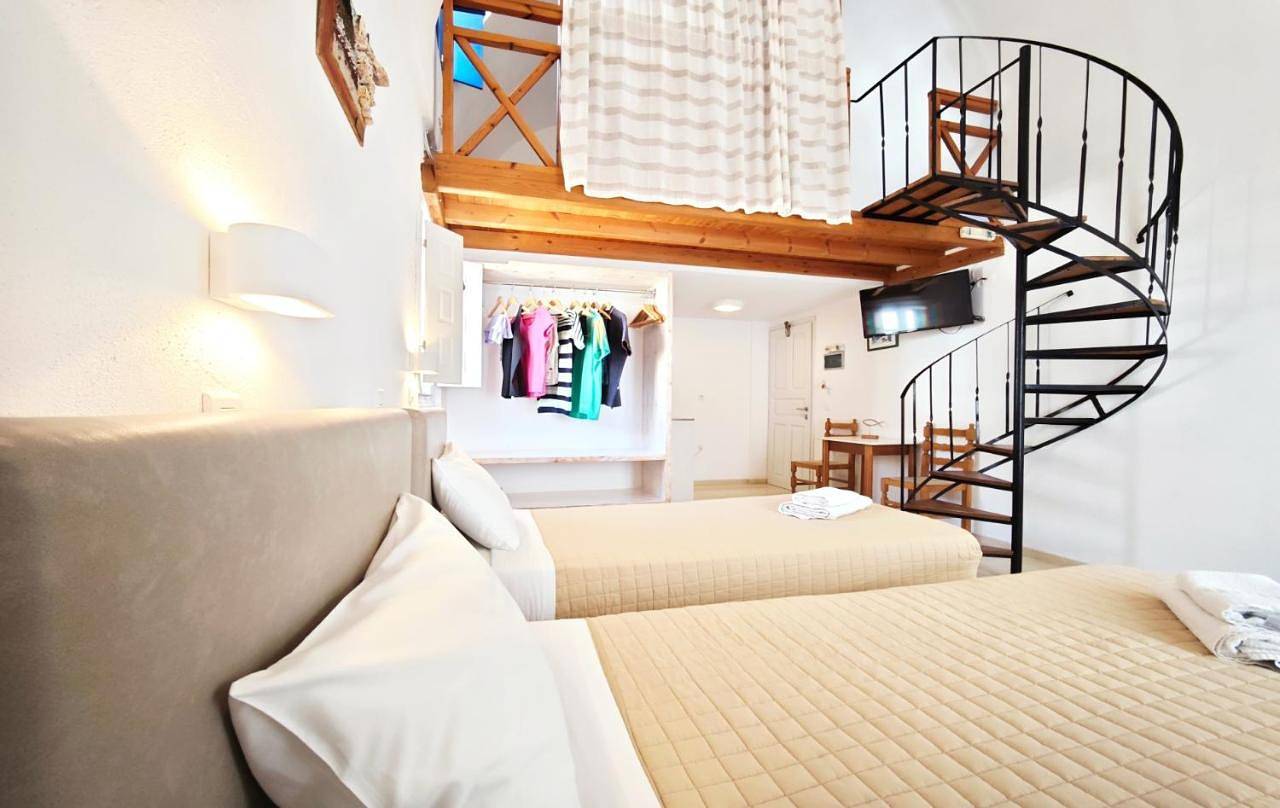 Aretousa Villas in Plage d'Perivolos, Perissa