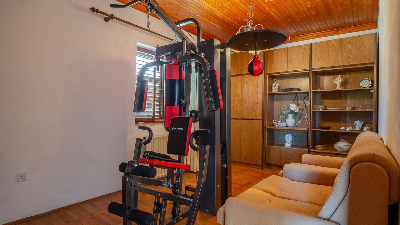 Ganze Ferienwohnung, Ferienwohnung für 6 Personen (95 m²) in Zavalatica in Čara, Korcula