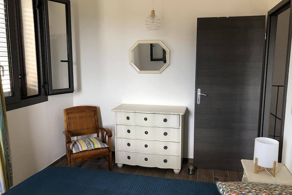 Appartement entier, Logement au centre d’une oliveraie a l’étage d’une villa, vallée du Regino in Ville-di-Paraso, Région de Calvi