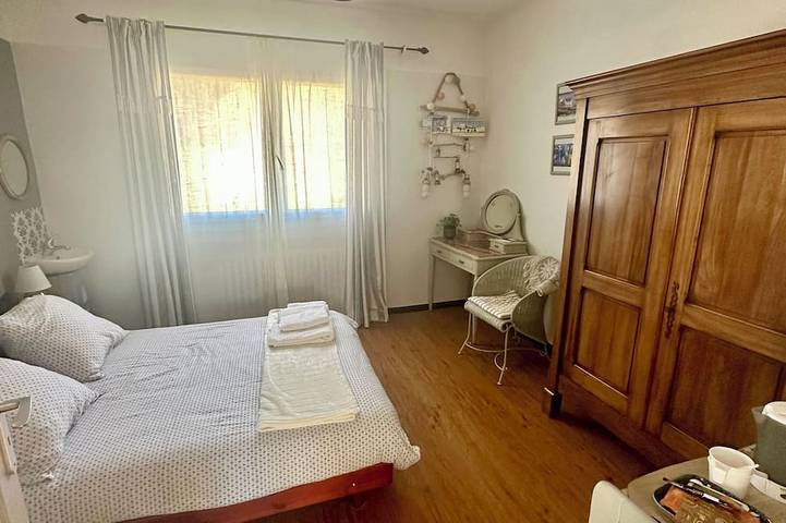 Location de vacances pour 7 personnes, avec piscine ainsi que jardin et jacuzzi, animaux acceptés à La Motte-Chalancon - 2