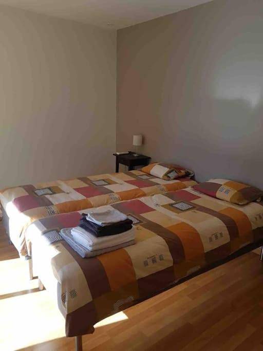 Villa pour 10 personnes, avec jardin ainsi que terrasse et piscine, animaux acceptés dans Boulouris - 4