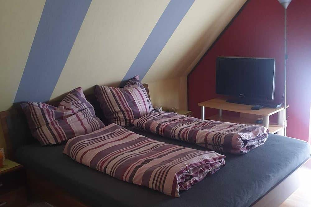 Ganze Wohnung, Kaiser's Landhaus Dachgeschoss 7 – Fewo in Franken in Herrieden, Romantische Straße