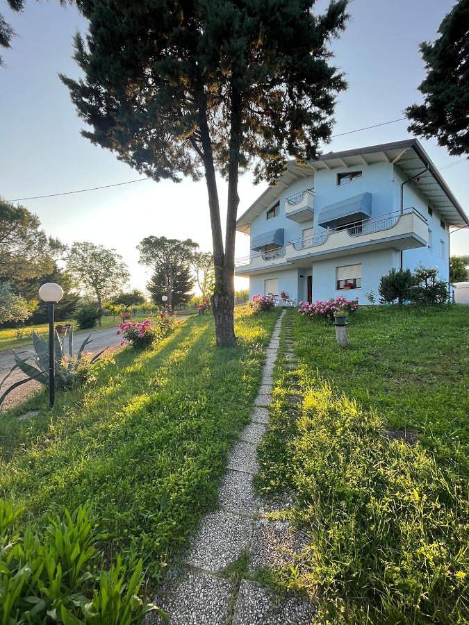 Appartamento per 4 persone, con idromassaggio e giardino in Tavullia