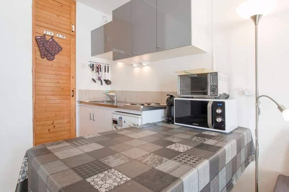 Apartamento entero, Estudio acogedor para 4 con balcón y Wi-Fi, acceso directo a las pistas in La Pierre Saint-Martin, Arette