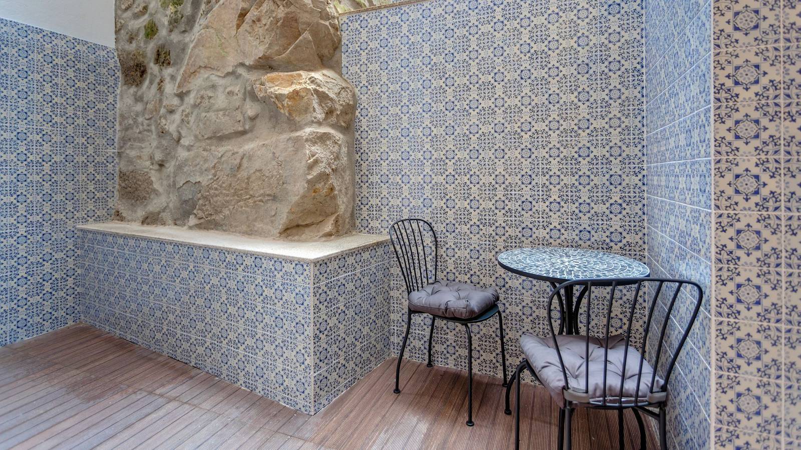 Apartamento inteiro, Oporto Home Wine Cellars - Estúdio c/ Terraço - Rc in Santa Marinha e São Pedro da Afurada, Distrito do Porto