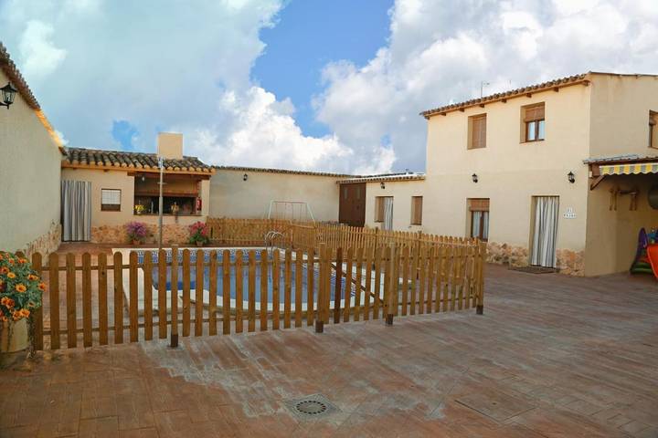 Casa rural para 6 personas, con jardín además de vistas y piscina, Familias con niños en Argamasilla de Alba - 4