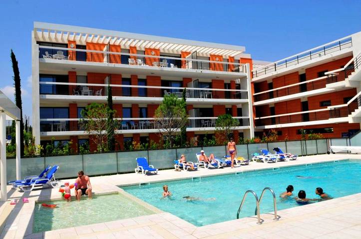 Appart’hôtel pour 5 personnes, avec piscine et terrasse