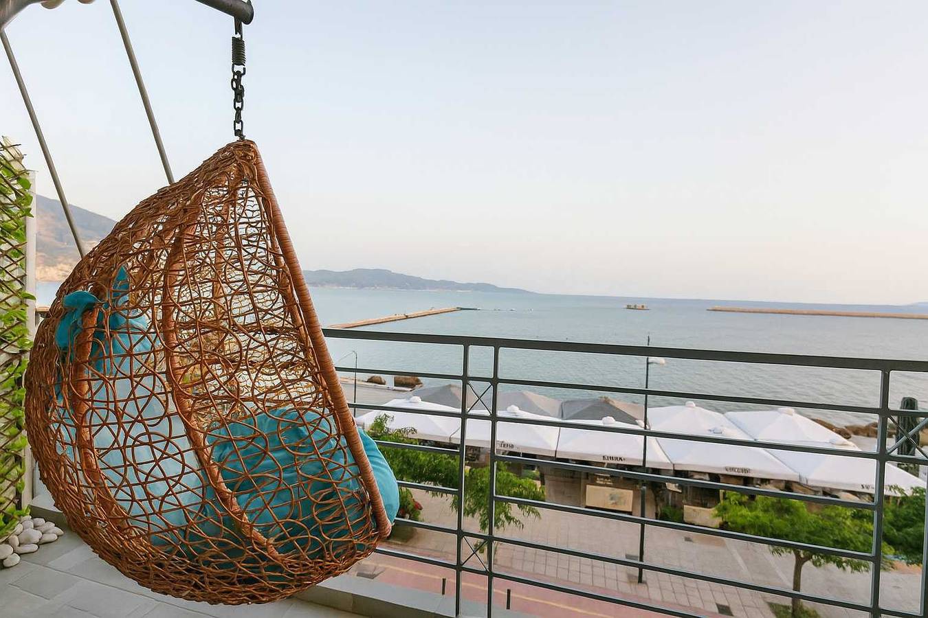 Ganze Wohnung, Ferienwohnung für 5 Personen mit Balkon/Terrasse in Kalamata, Messenien