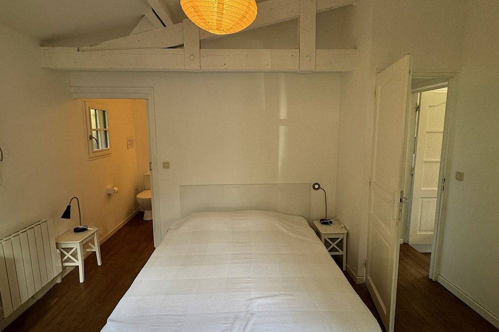 Perigourdine-Haus mit Pool in einer echten Friedensoase von 1 Hektar 4*. in Vitrac, Périgord Noir