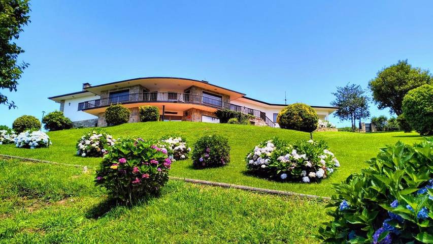Casa rural para 10 personas, con Balcón y Terraza además de Jardín y Vistas en Cudillero