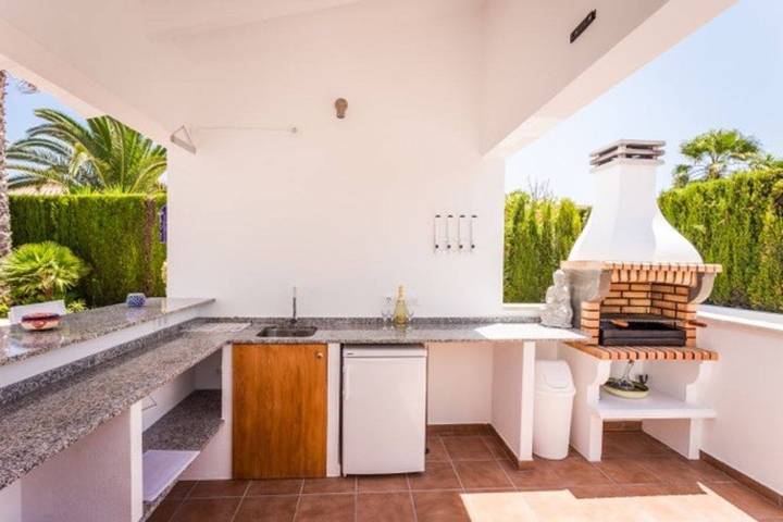 Chalet para 6 personas, con piscina además de vistas al mar y jardín en Provincia de Alicante - 4