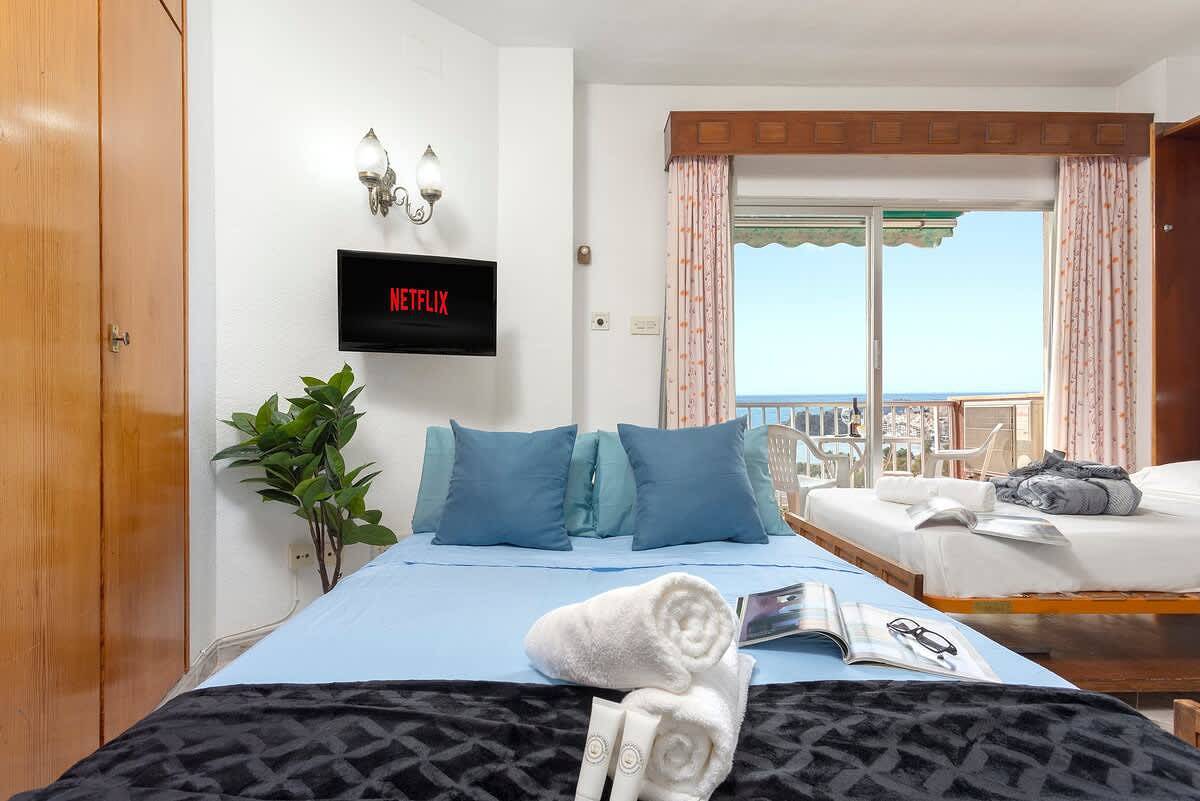 Helt studio, Beachfront Apartment, 4pers, El Paseo, A/C - Wifi in Playa Puerta del Mar, Almuñecar
