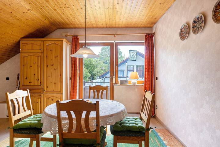 Appartement entier, Grand appartement à l’étage avec balcon et carte Dreiwelten près du Solemar in Bad Dürrheim, Forêt-Noire centrale